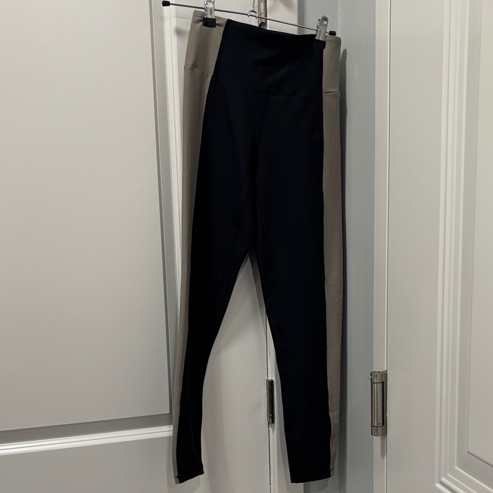 Abercrombie & Fitch Black and Tan Leggings